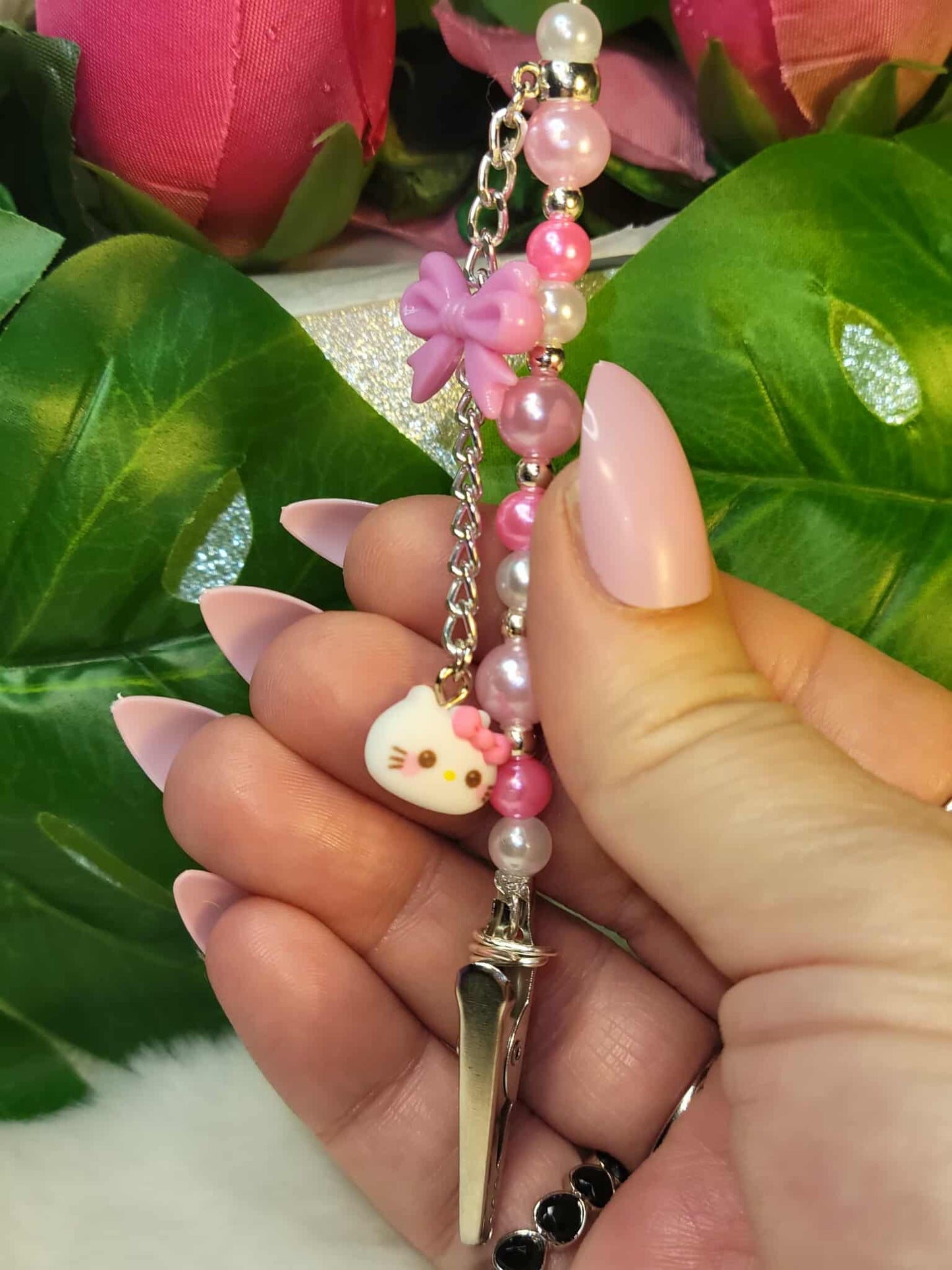 Kawaii Kitty Charm – Pink Pearl Roach Clip