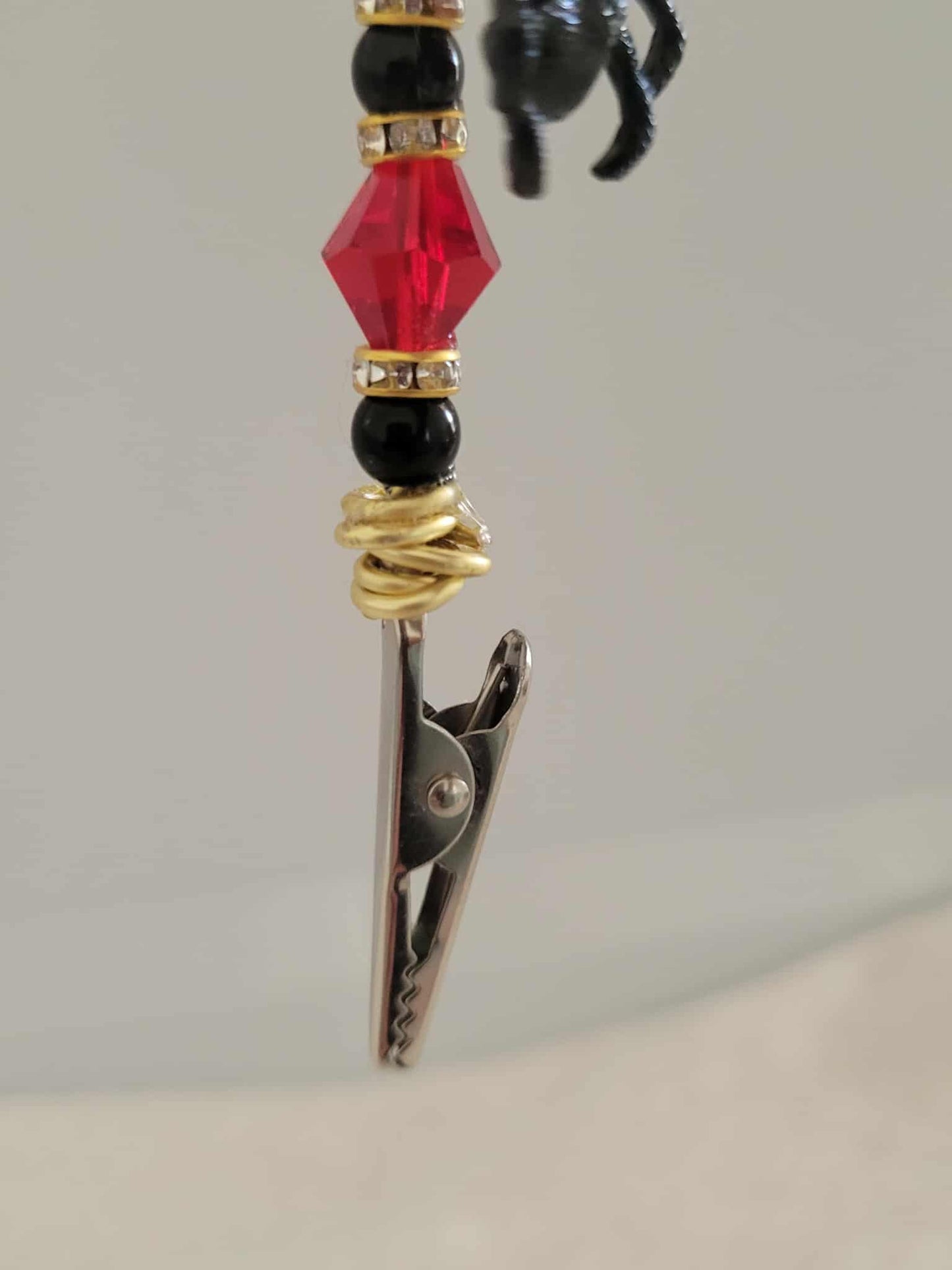 Venom Babe Roach Clip