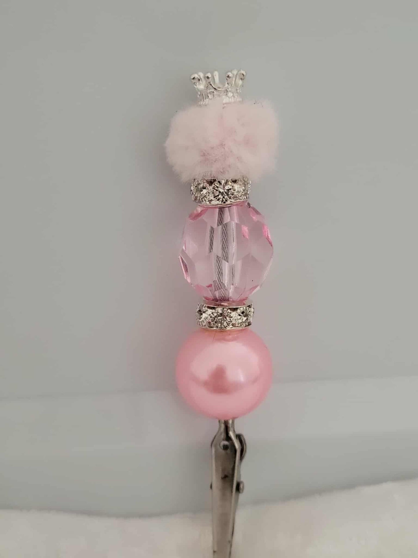 “Pink Pearl Puff Queen Roach Clip”