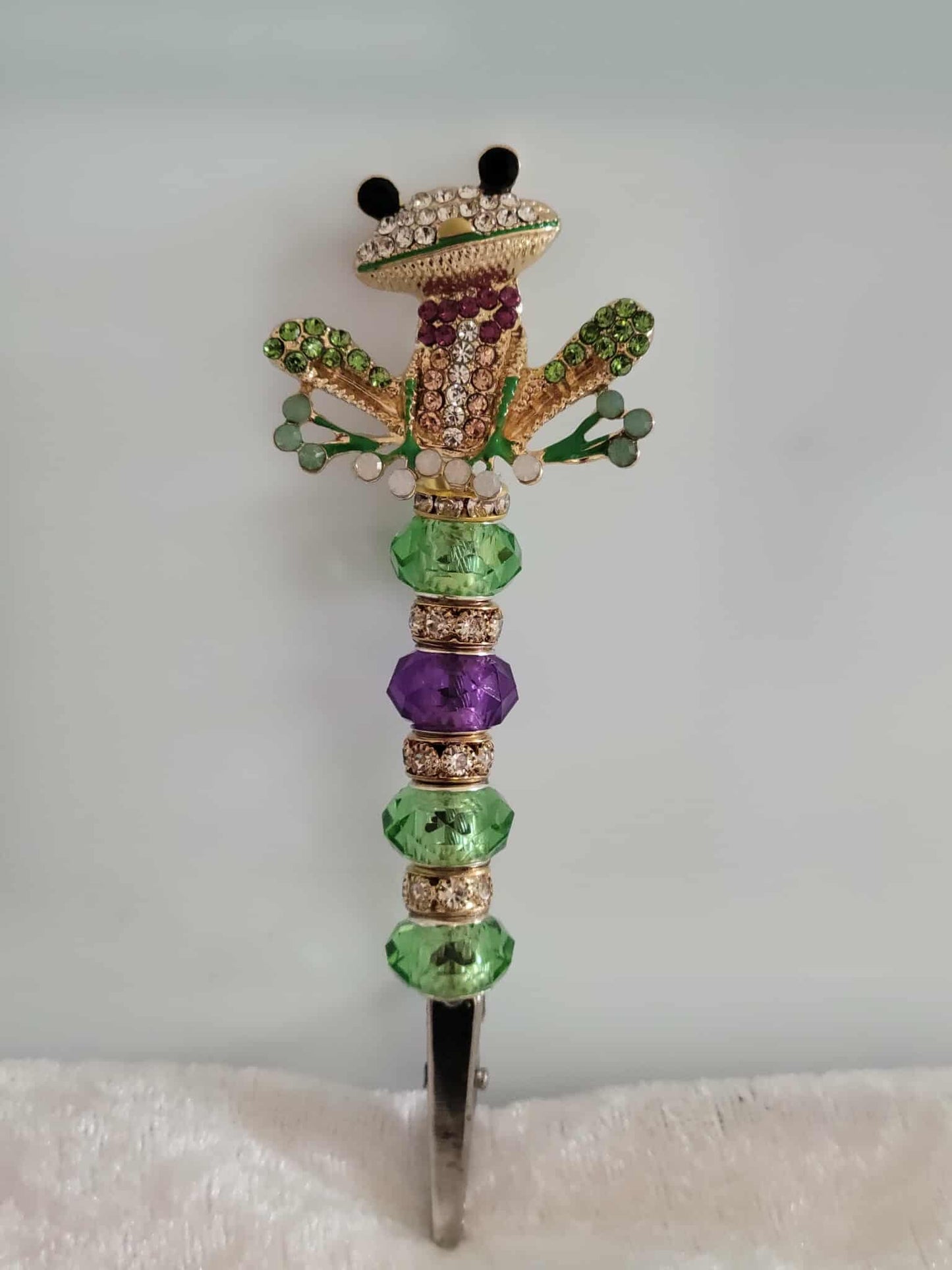 🐸 “High Hopper” Beaded Roach Clip – Gem Frog Edition