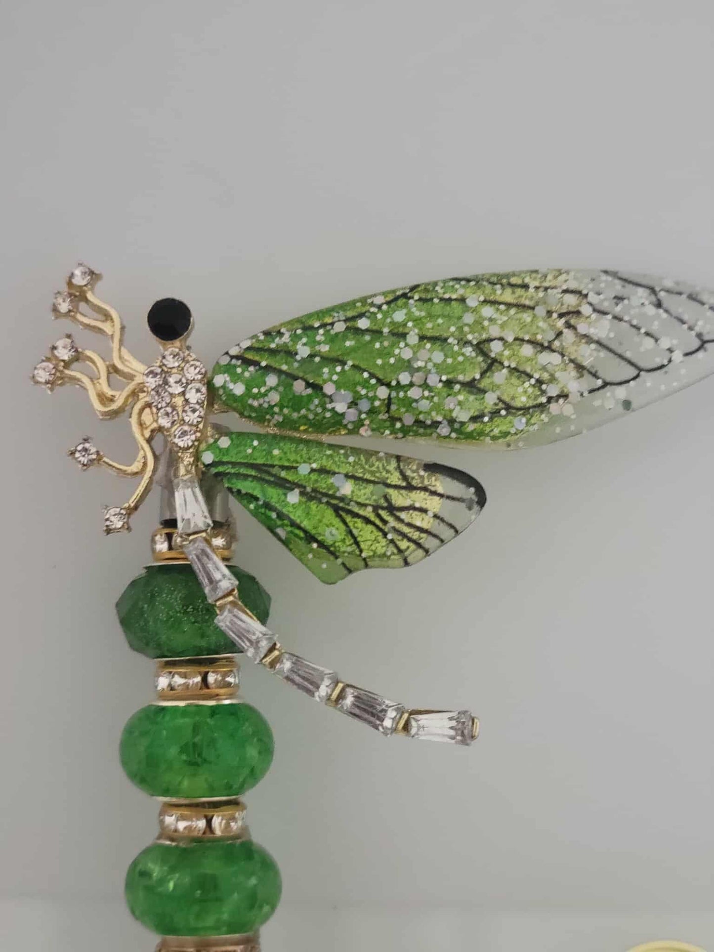 Emerald Flight: Radiant Green Dragonfly Smoking Clip