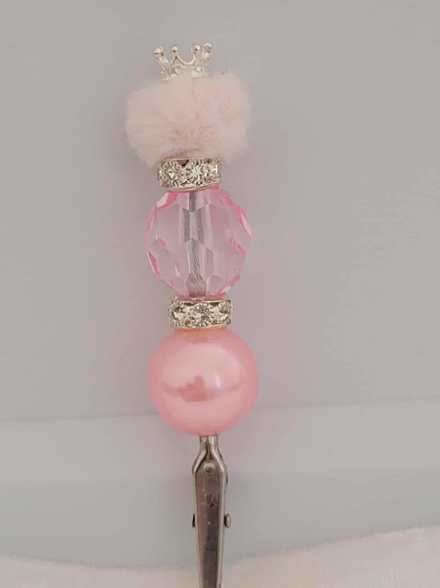 “Pink Pearl Puff Queen Roach Clip”