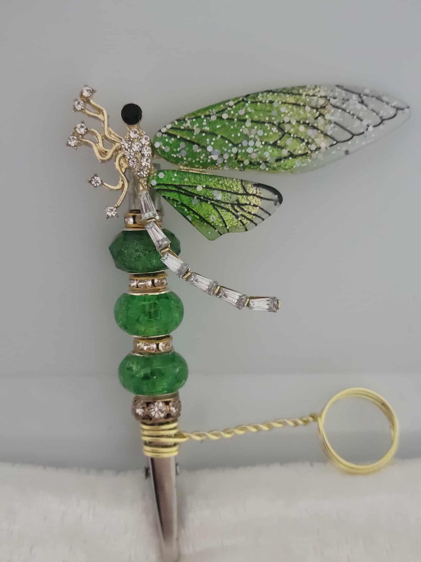 Emerald Flight: Radiant Green Dragonfly Smoking Clip