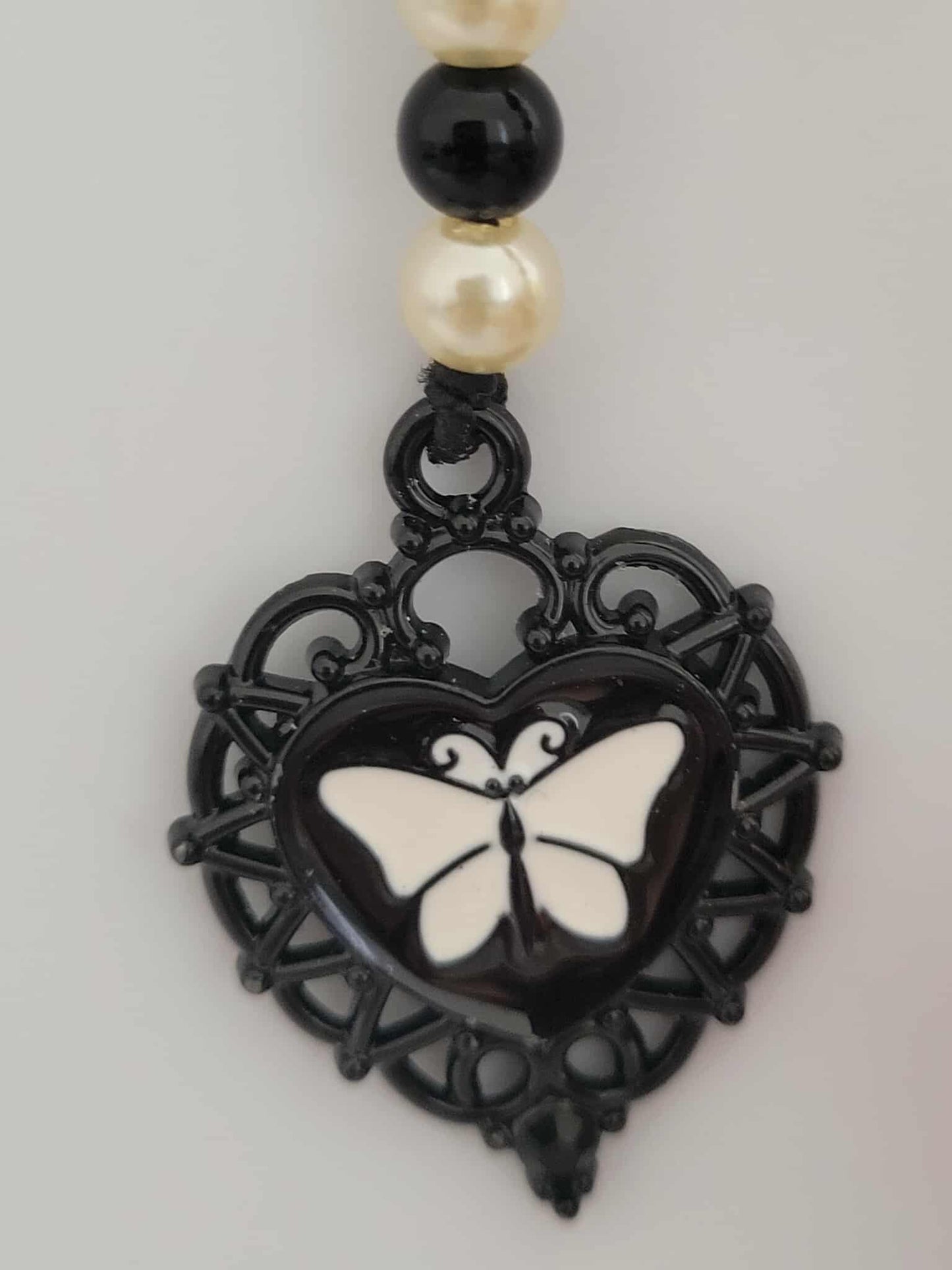 Gothic Romance Roach Clip