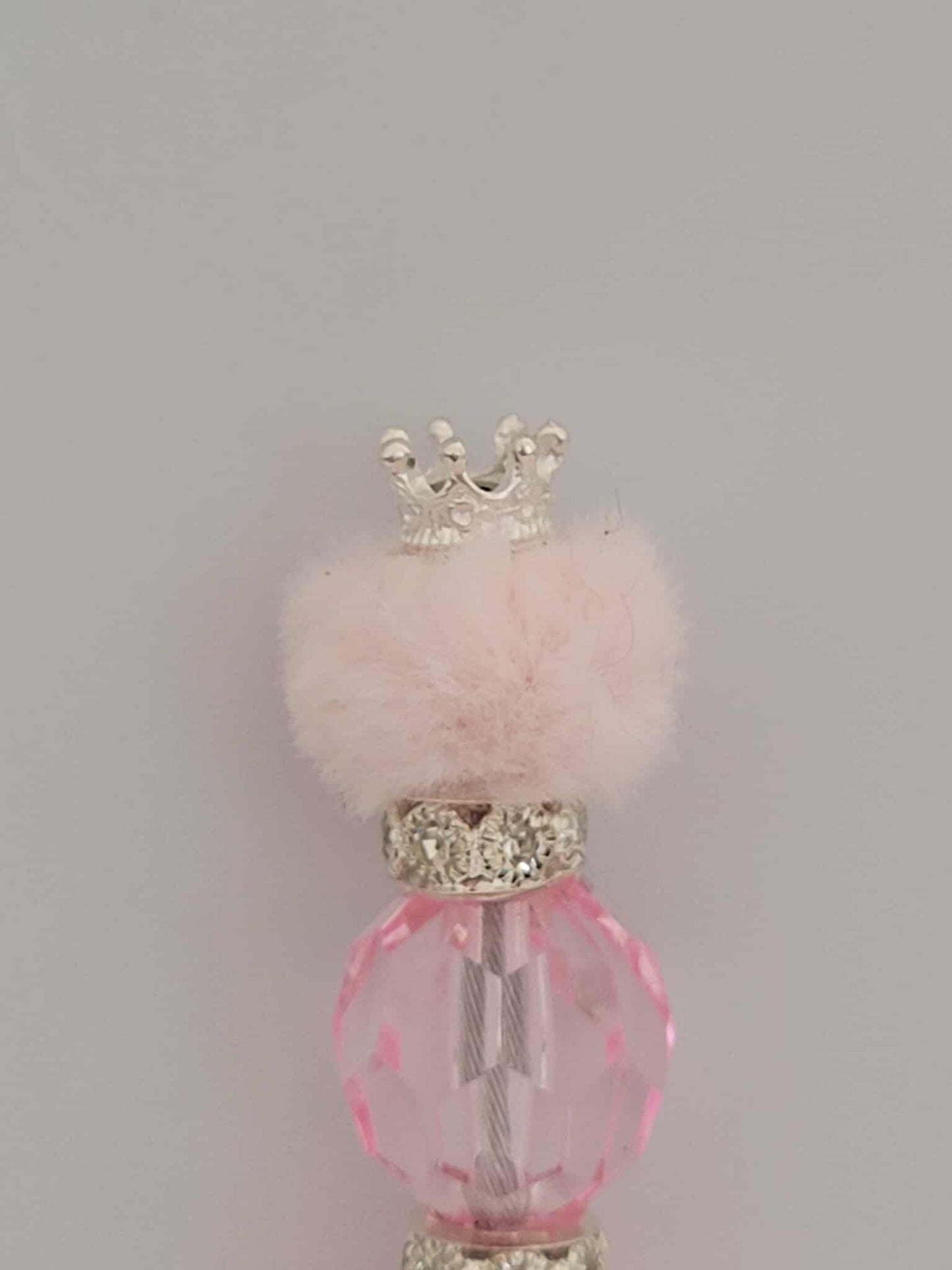 “Pink Pearl Puff Queen Roach Clip”